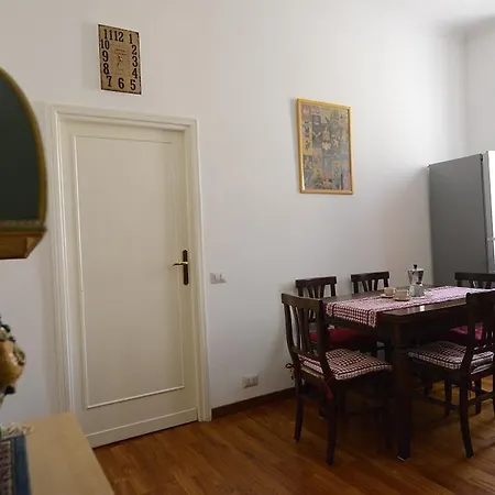 Leli's House